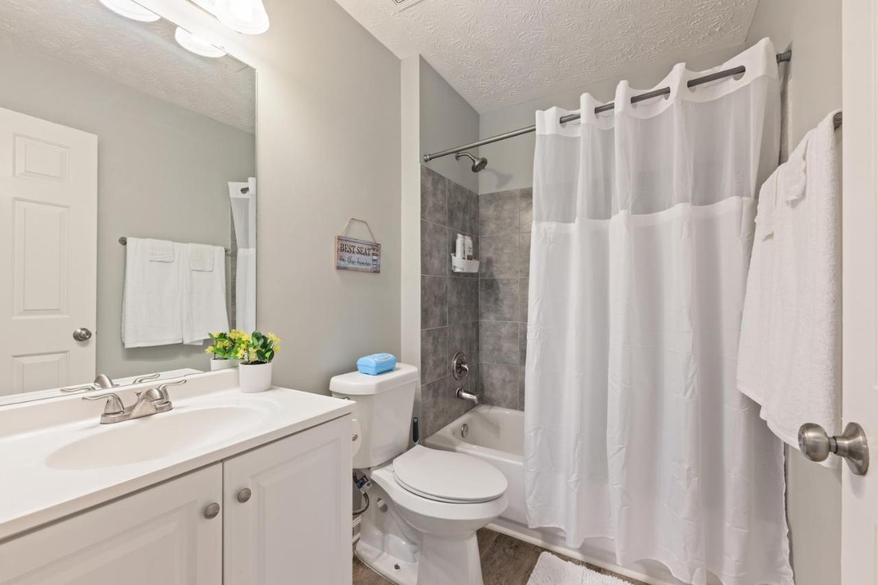 Comfy 5bedroom Gem! Fenced Back Yard, Game Room, Free Parking, Snacks, Pet Okay! * Marietta