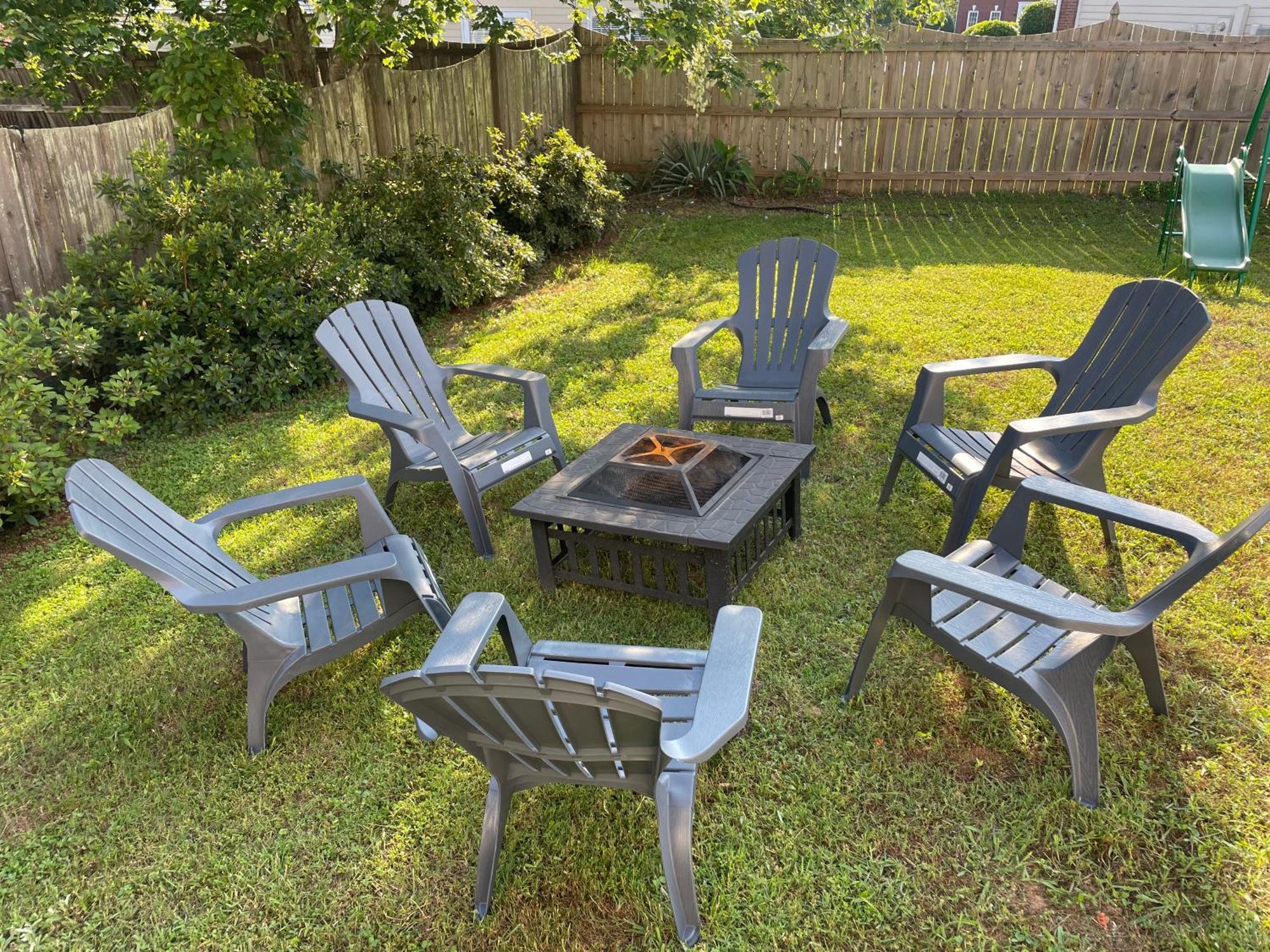 Comfy 5bedroom Gem! Fenced Back Yard, Game Room, Free Parking, Snacks, Pet Okay! Holiday home